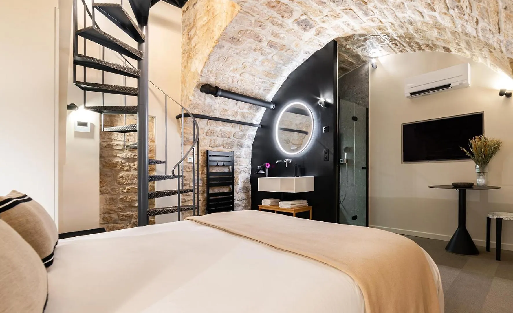 Luxury Suite 2Br In Charming Courtyard Le Marais Paris Appartement