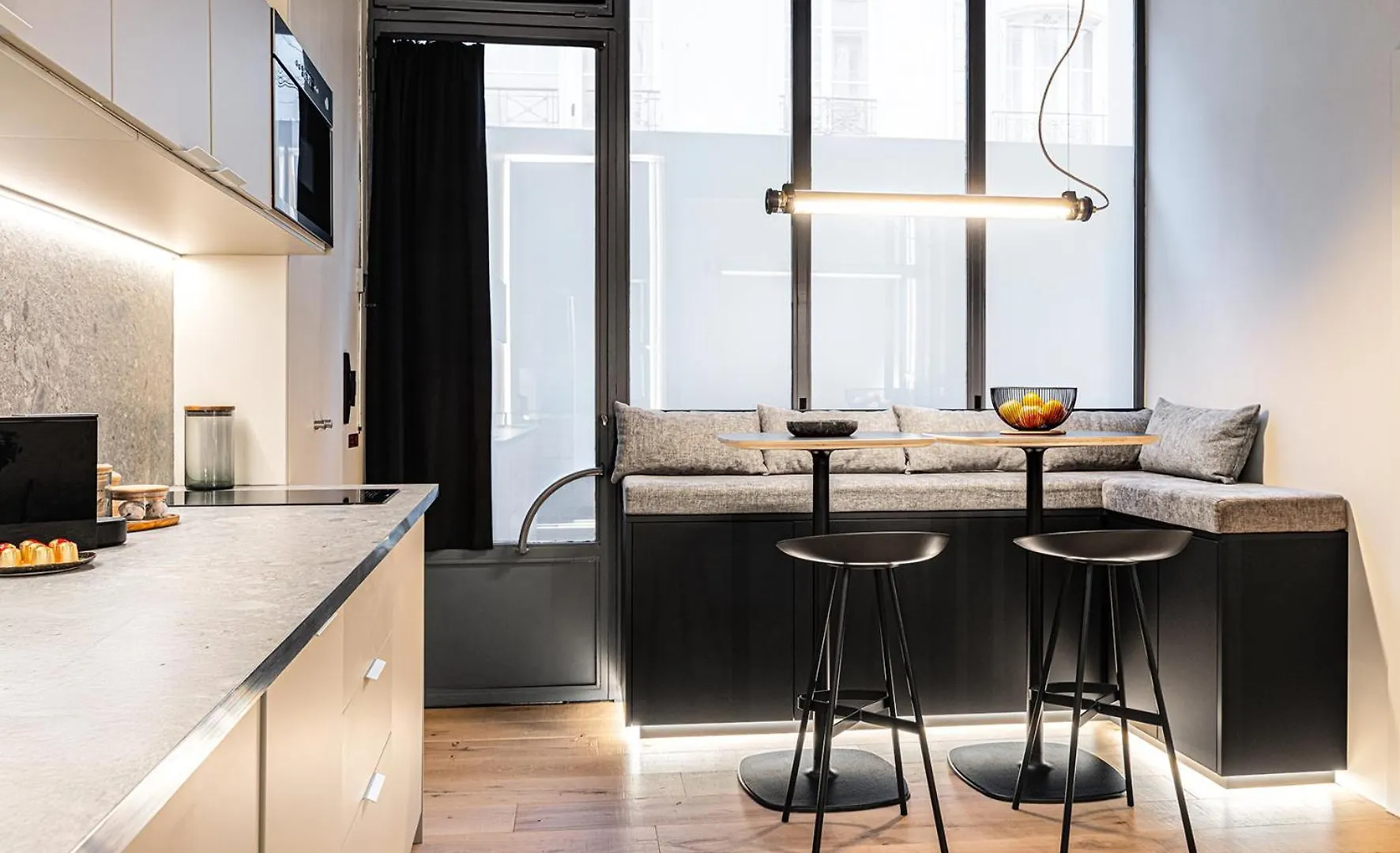 Luxury Suite 2Br In Charming Courtyard Le Marais Paris France